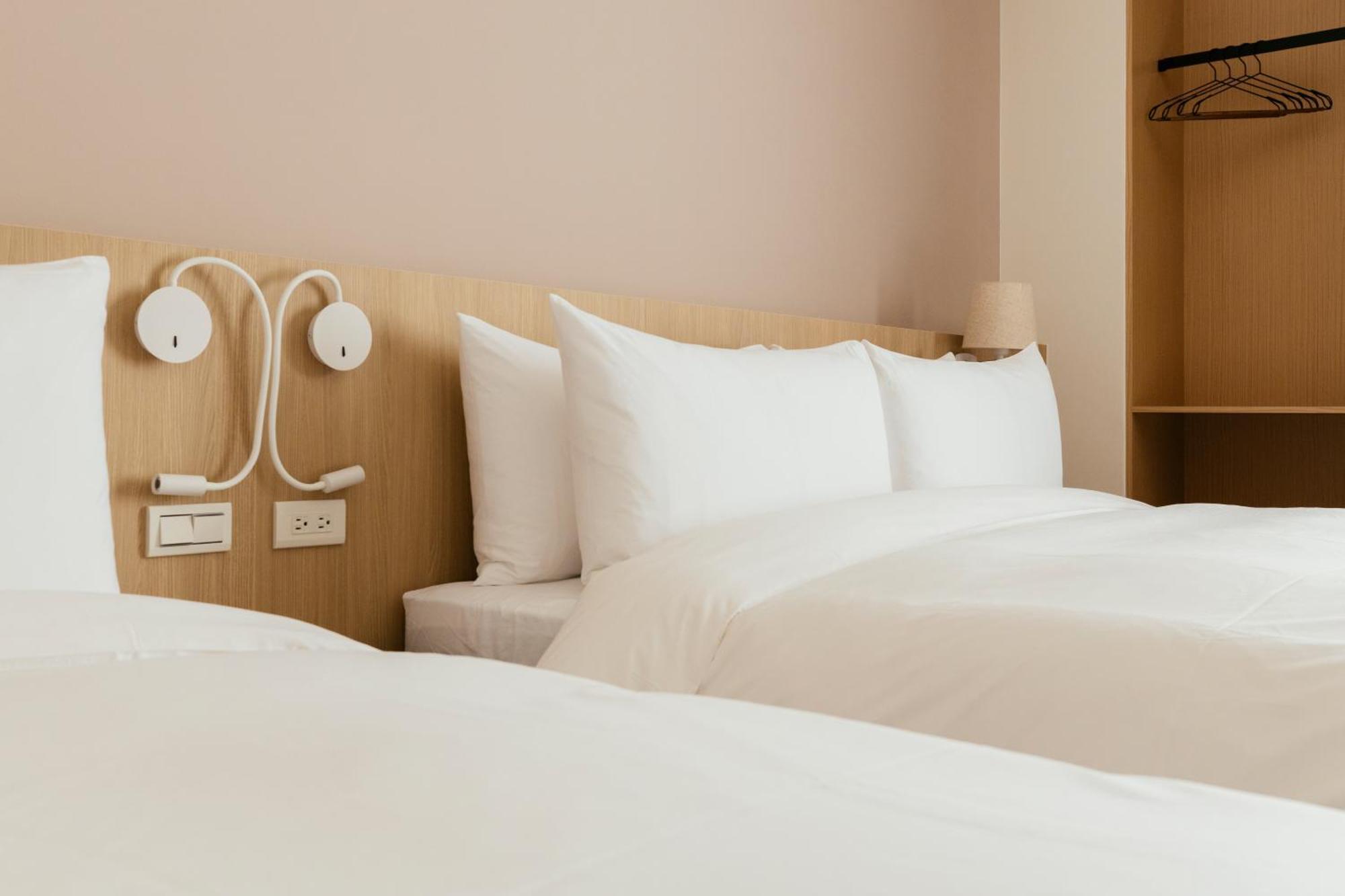 Hotel 鹹菜巷8號 Tainan Zewnętrze zdjęcie
