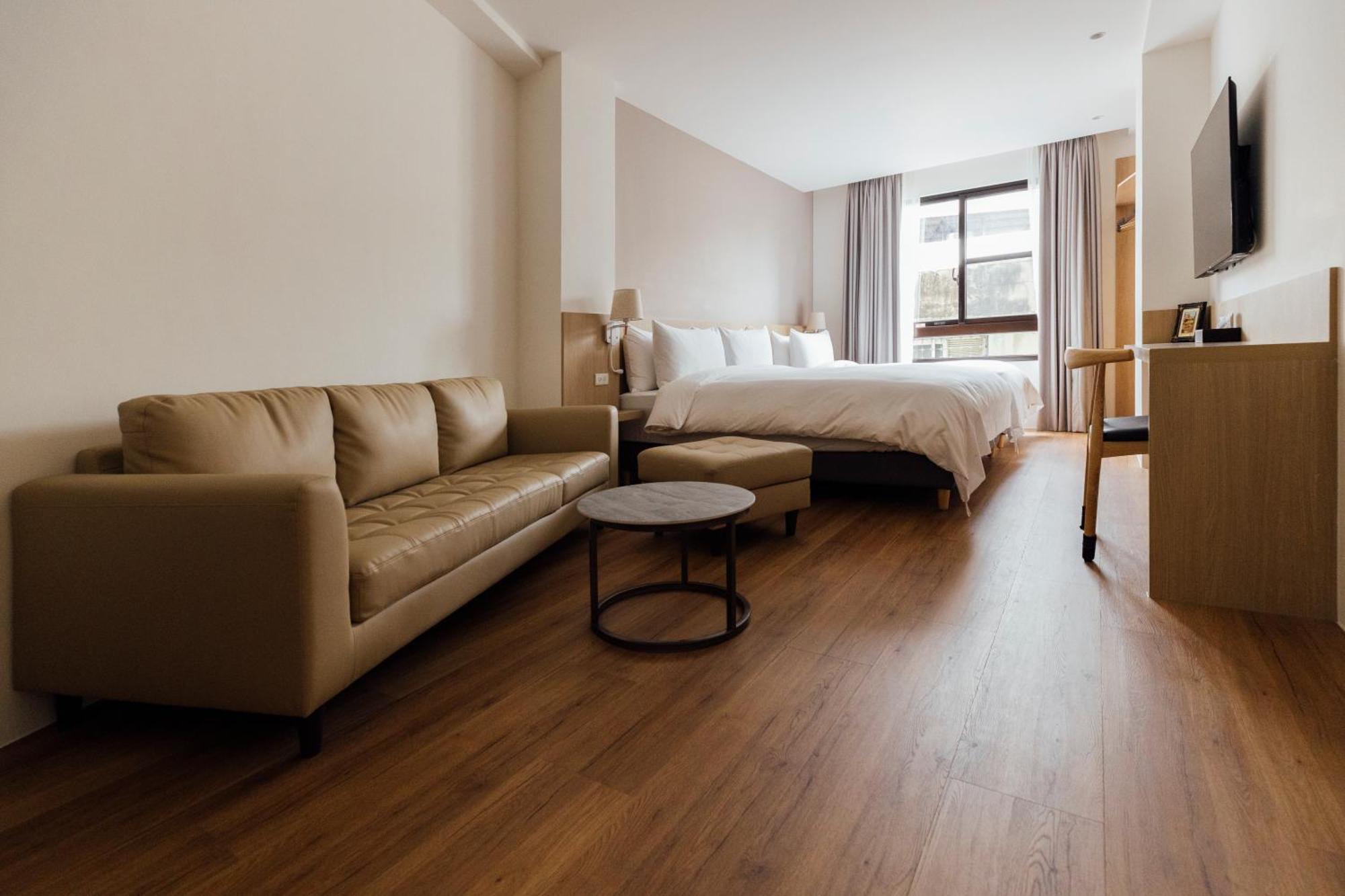 Hotel 鹹菜巷8號 Tainan Zewnętrze zdjęcie