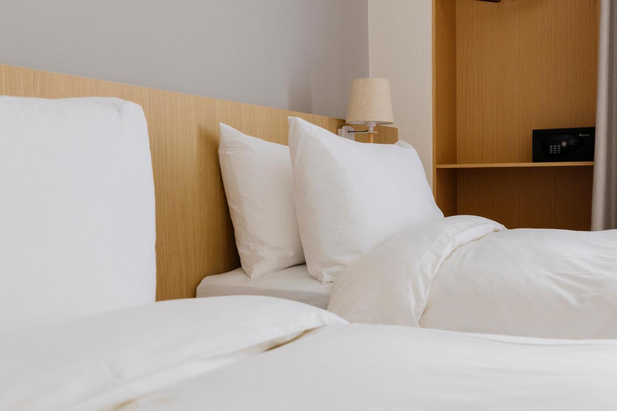Hotel 鹹菜巷8號 Tainan Zewnętrze zdjęcie