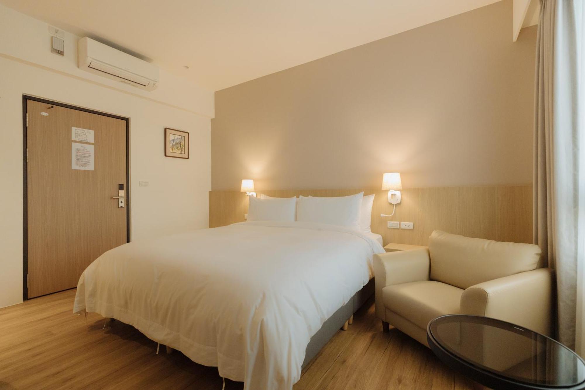 Hotel 鹹菜巷8號 Tainan Zewnętrze zdjęcie