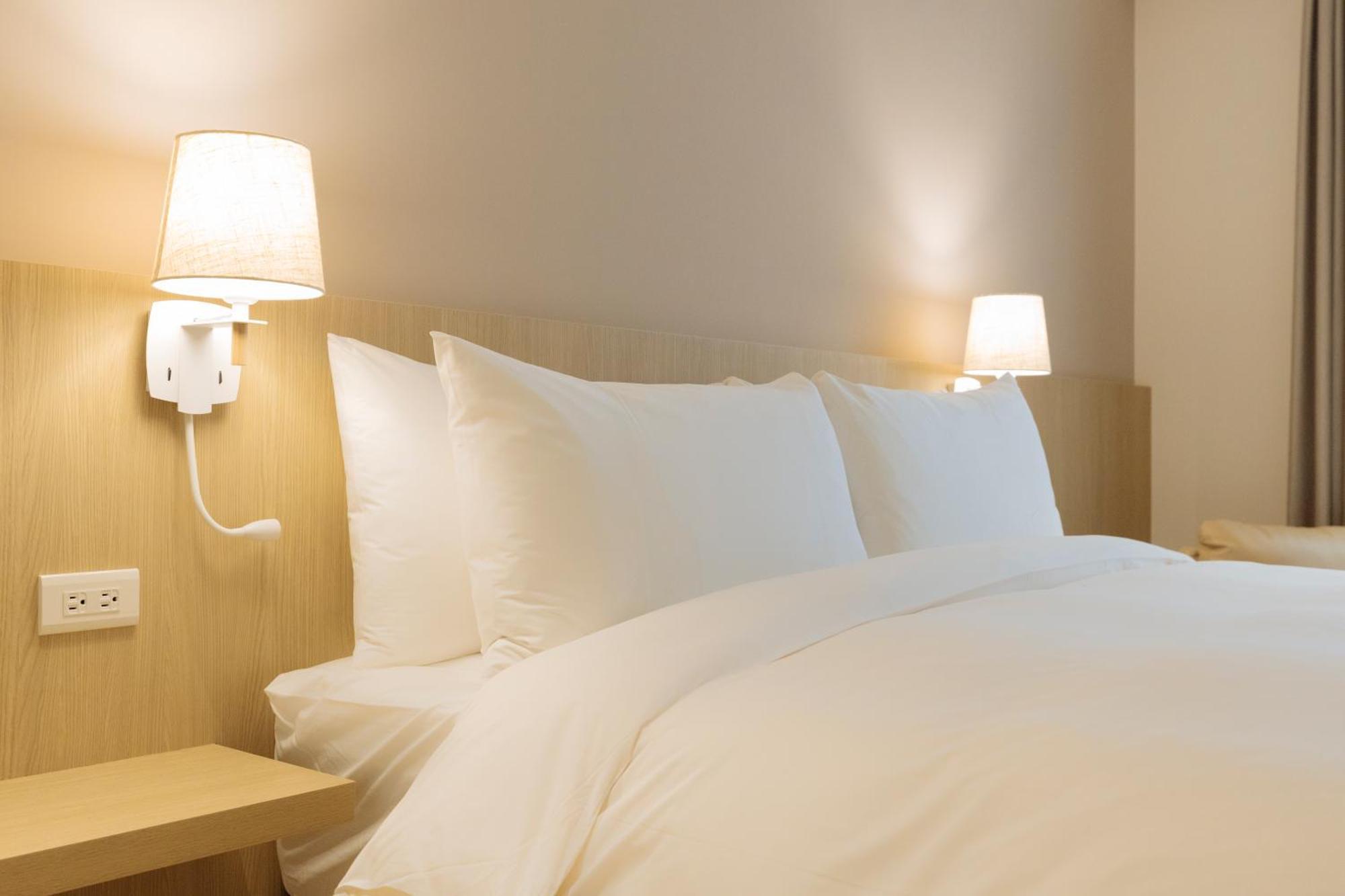 Hotel 鹹菜巷8號 Tainan Zewnętrze zdjęcie